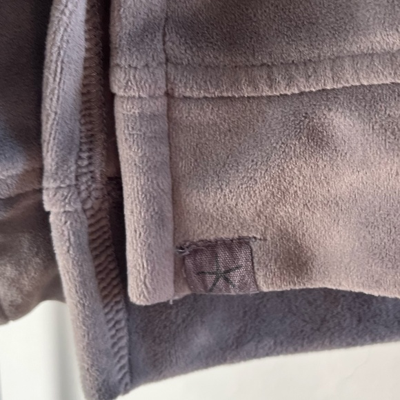 BAREFOOT DREAMS | Cozy LuxeChic® Funnel Neck Pullover in Carbon | Size Small - Picture 4 of 9